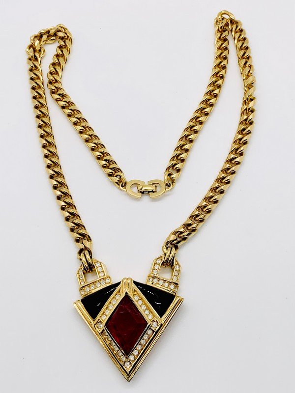 A RARE SIGNED VINTAGE CHRISTIAN DIOR FLAWED RUBY GLASS HEAVY CHAIN NECKLACE (1 of 3)