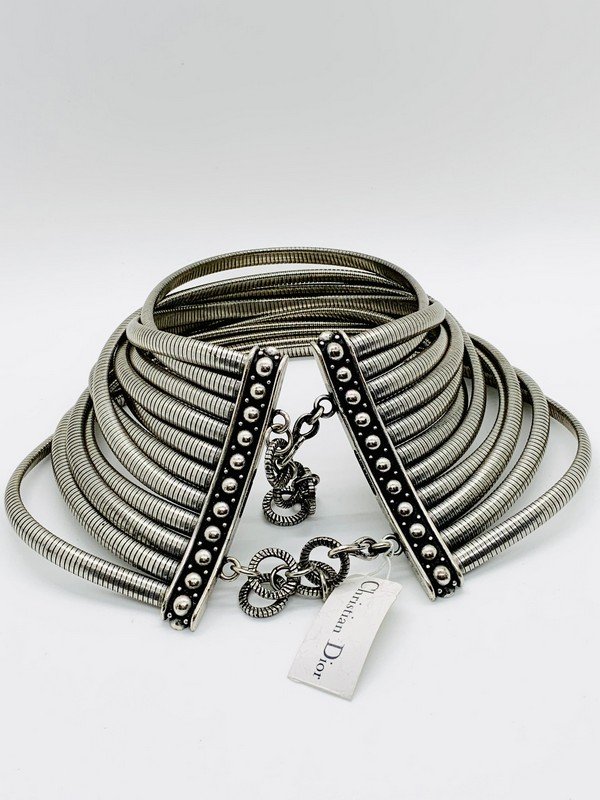 A RARE SIGNED VINTAGE CHRISTIAN DIOR BY JOHN GALLIANO NEVER WORN SILVERTONE RUNWAY CHOKER (1 of 3)