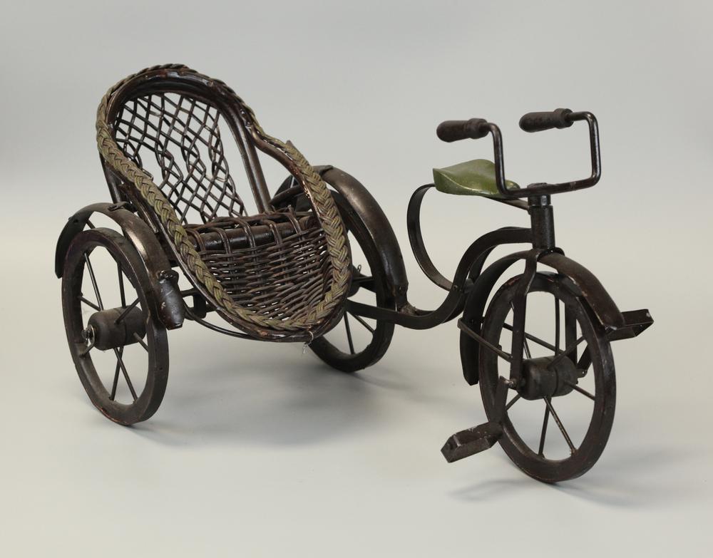 Miniature bicycle with sidecar, World War 2, USA (1 of 5)