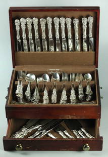 Sterling Silver Reed & Barton Flatware Set: Sterling silver Reed & Barton flatware set, very good quality, 120 pieces (these pieces are not monogrammed), total weight 4941 grams (153.2 ounces)