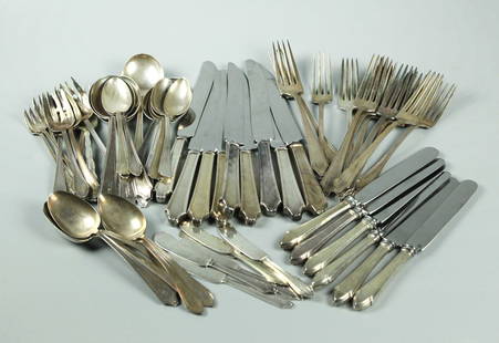 Gorham Sterling Silver: Gorham sterling silver, 61 pieces, not a full set, total weight 1881.7 grams (60.7 ounces)