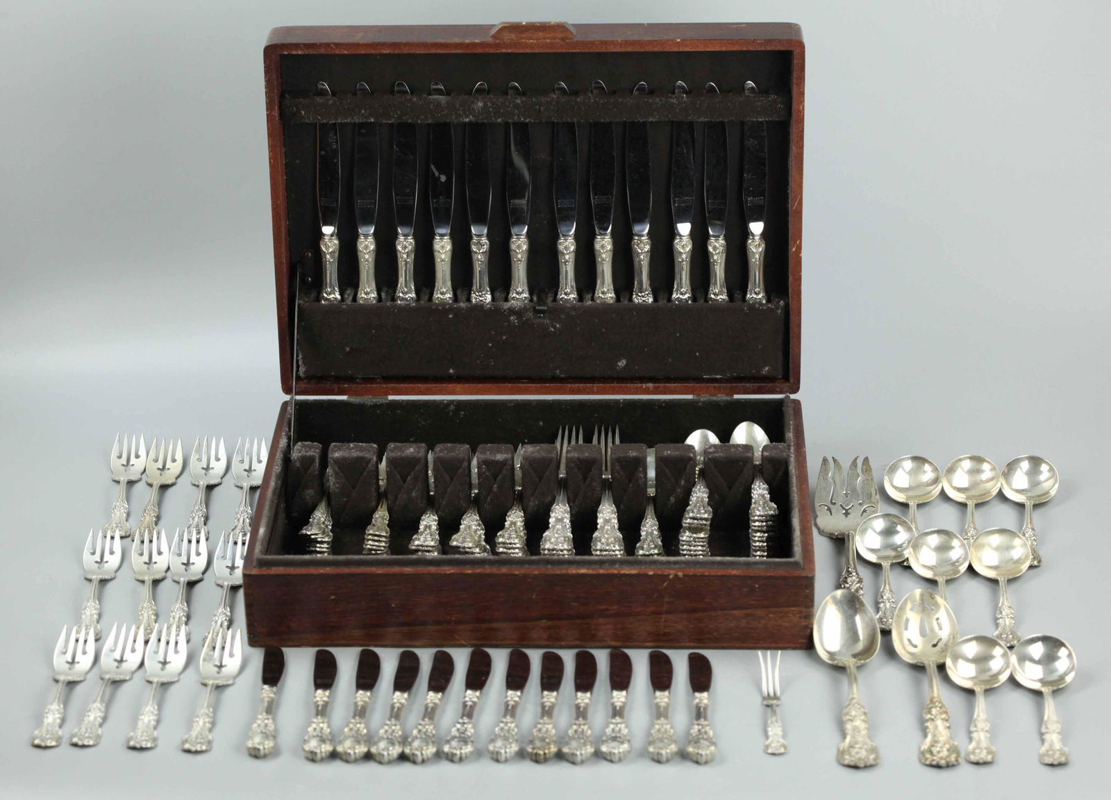 Francis I Reed and Barton sterling silver flatware set (1 of 10)