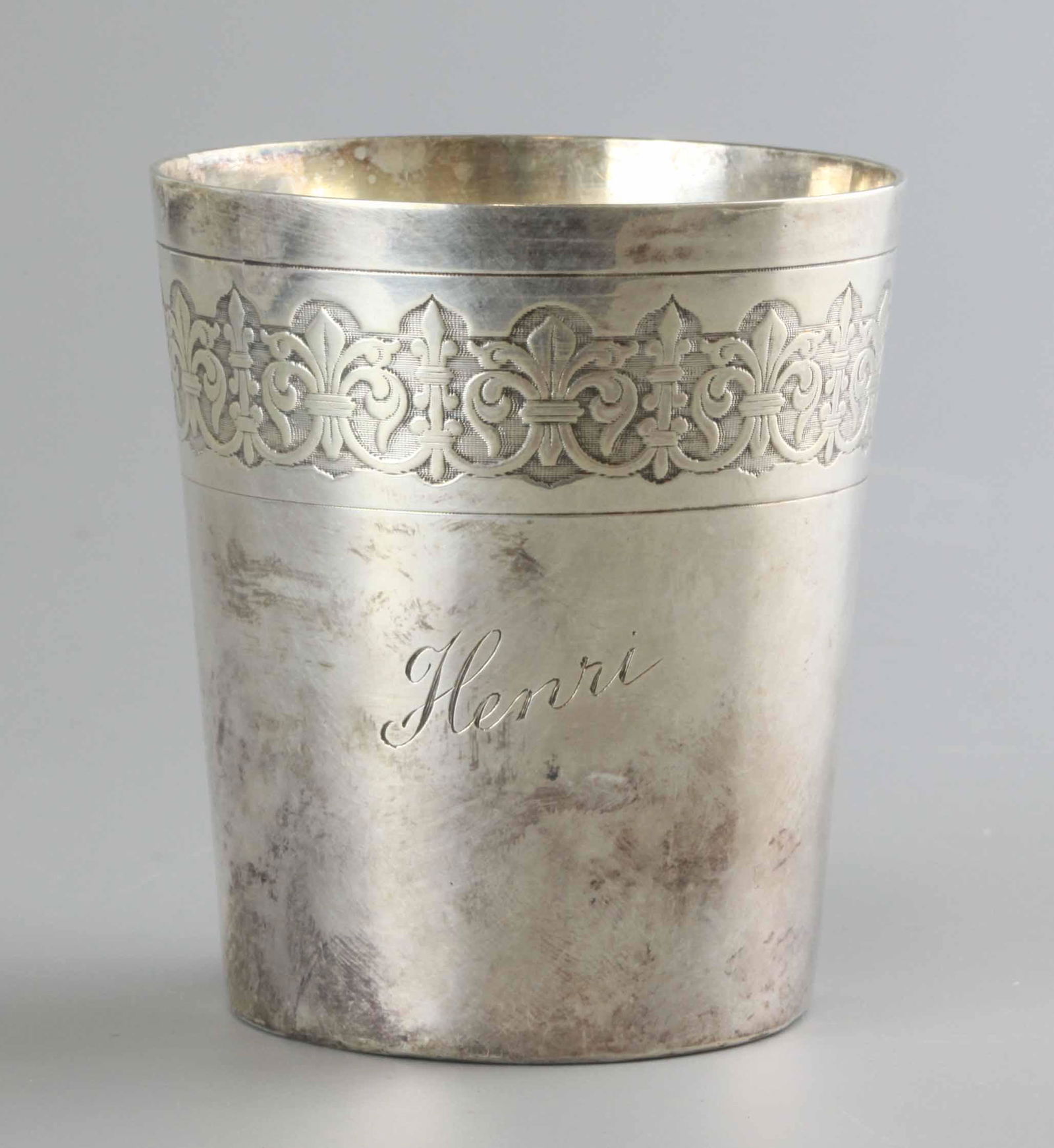 Silver cup with engravings and mark (1 of 5)