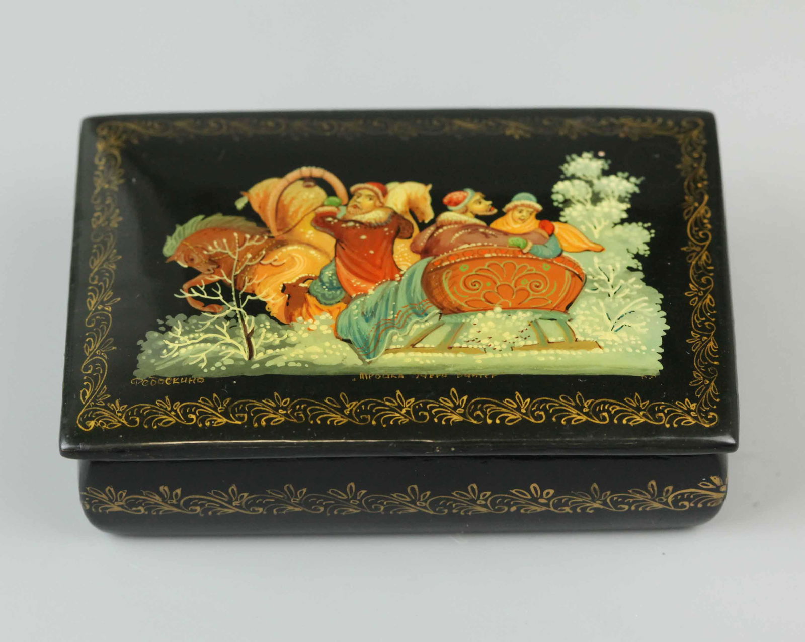 Russian hand painted lacquer jewelry box (1 of 4)