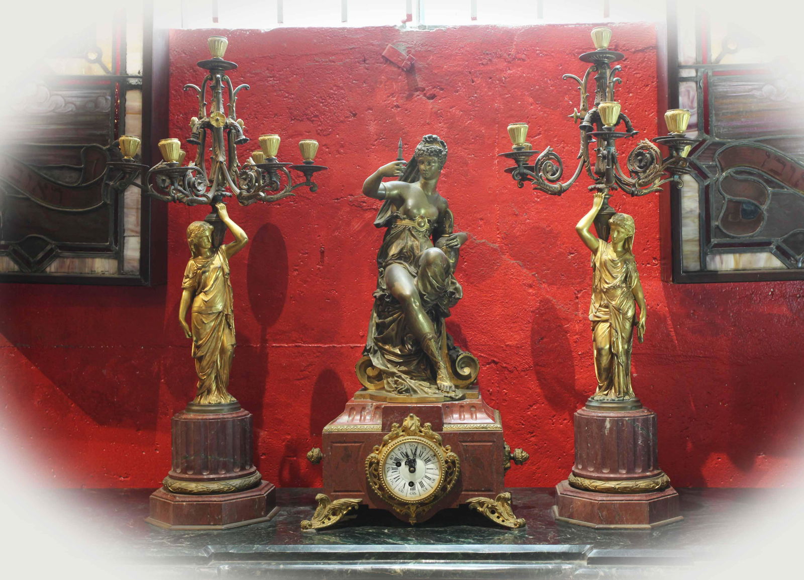 19th century Bronze clock set, three pieces (1 of 9)