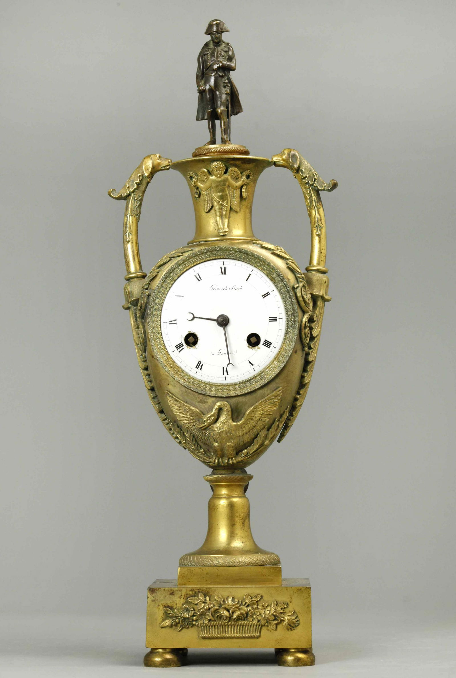 18 C Dore Bronze mantel clock (1 of 7)