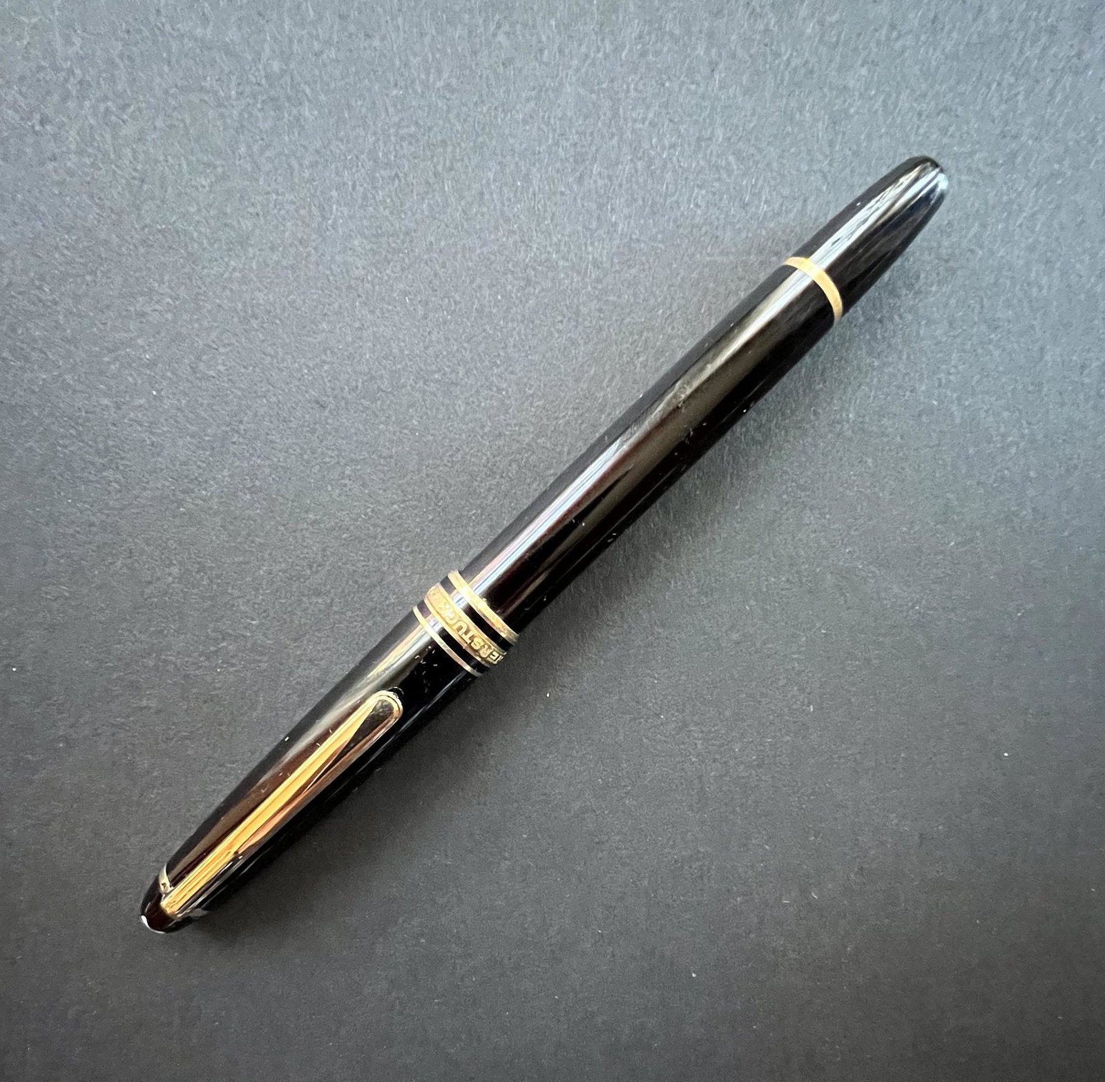 MONTBLANC MEISTERSTUCK PEN.: MONTBLANC MEISTERSTUCK PEN. On the cap â€œW GERMANY.” Very good condition.