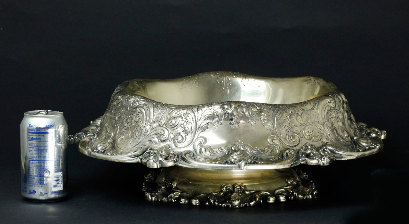 Reed & Barton sterling silver centerpiece bowl, marked" STERLING 155A REED&BARTON" (1 of 7)