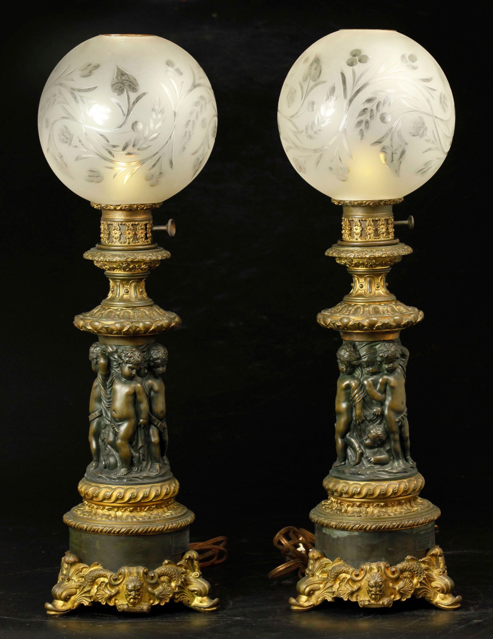 Pair of 19th century Cherub putti bronze and Dore bronze table lamps with cut-glass shades (1 of 10)