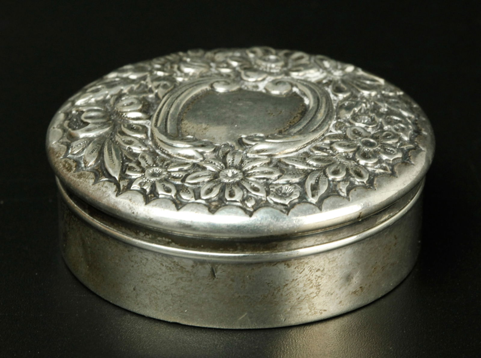 Sterling silver box by Gorham with a floral repousse lid (1 of 4)