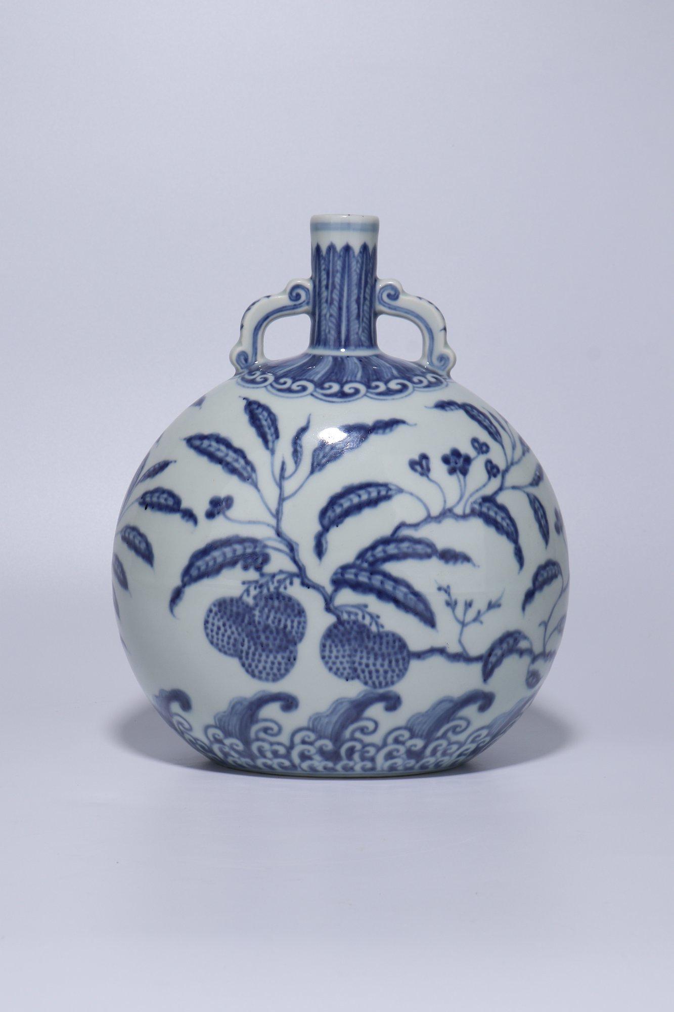 A Chinese Blue And White Porcelain Flask,Ming Dynasty: A Chinese Blue And White Porcelain Flask,Ming Dynasty,