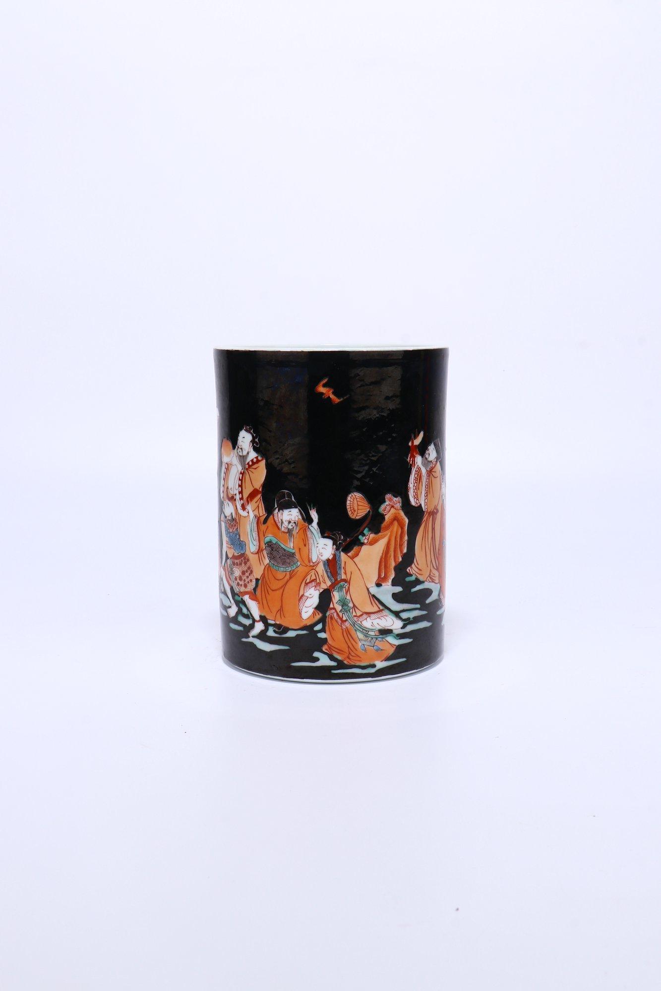 Chinese Black Famille Rose Figure Pattern Porcelain: height 13.8cm diameter 10.4cm bottom diameter 10cm