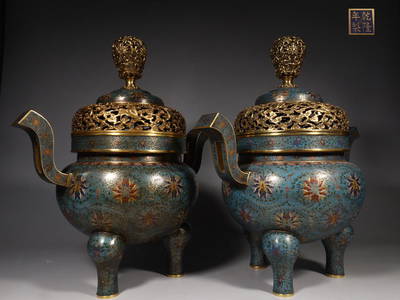 A Pair of Gilt Bronze Filigree Enamel Twinkle Branches Lotus Pattern Two Handles Three-feet Burners