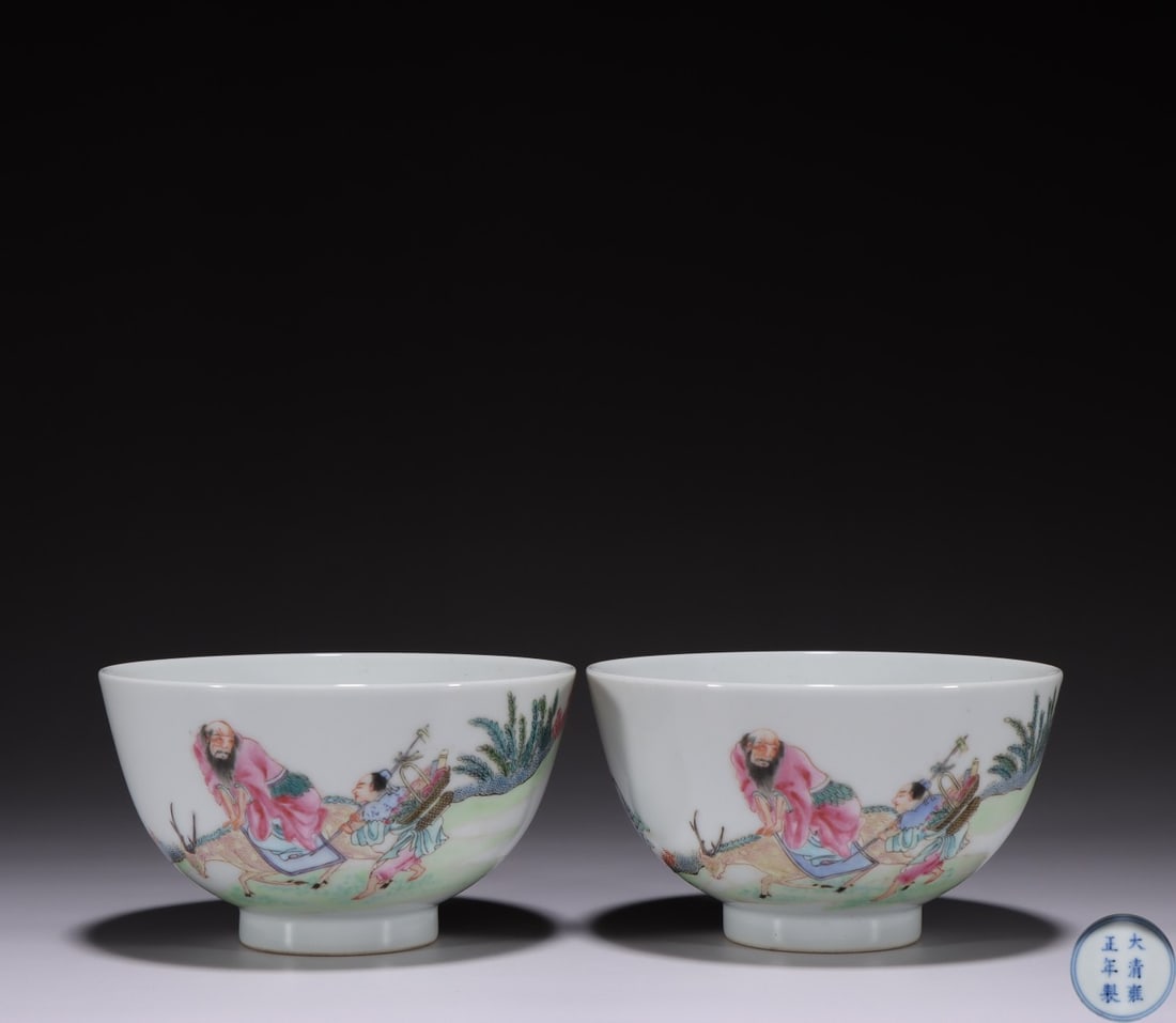 Pastel boy celebrating birthday with cups: high 5.8 cm, diameter 9.8 centimeter