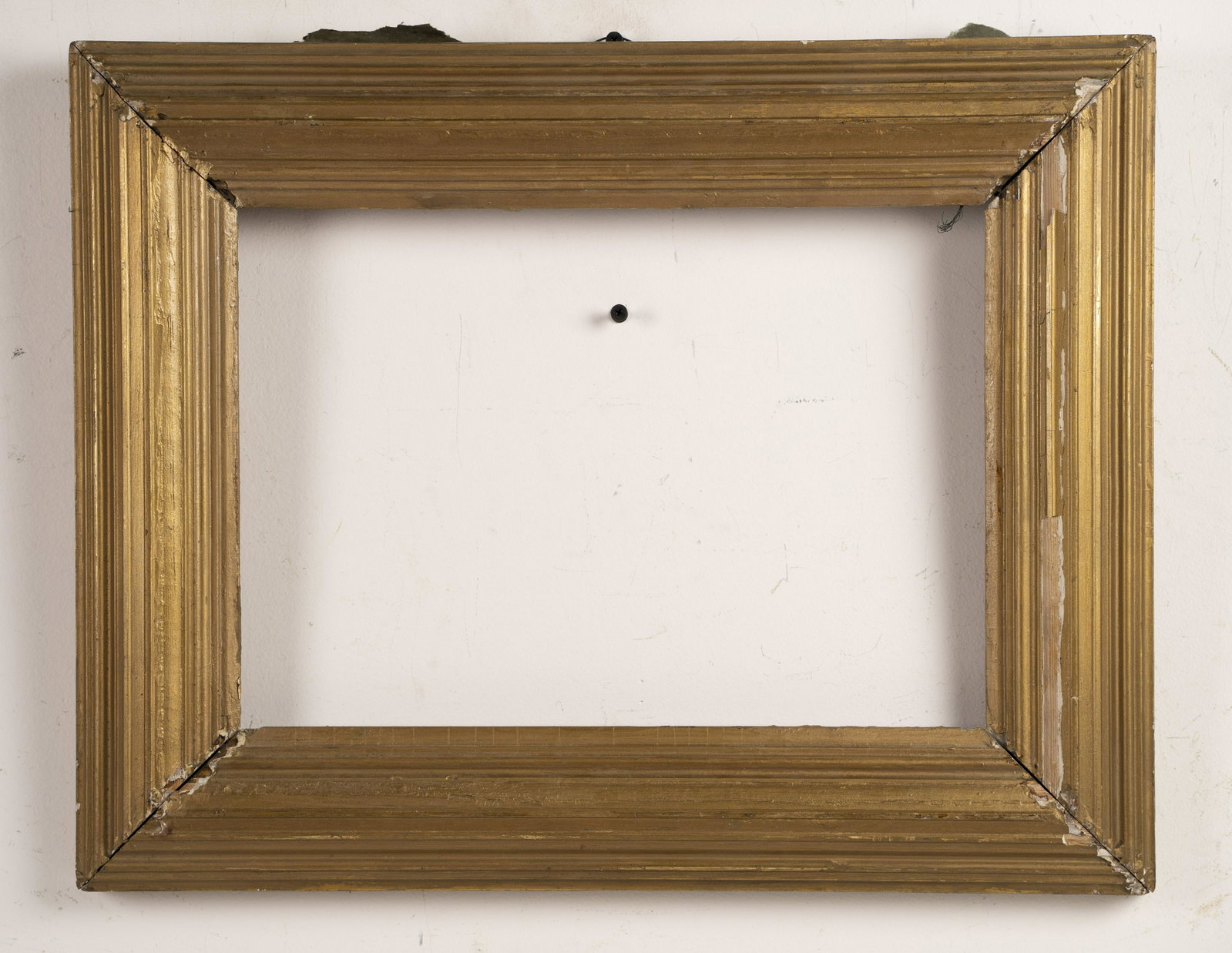 Antique Giltwood Impressionist Arts Crafts Frame: Antique American gold oil painting frame. Condition as photographed. From a collection of a retired frame dealer in New York City!!! Some amazing frames!! Make sure you take a close look. Opening size