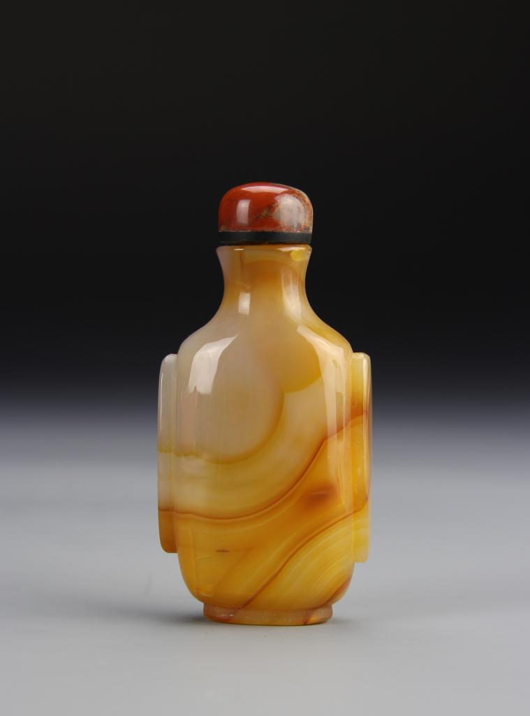 Chinese Agate Snuff Bottle (1 of 1)