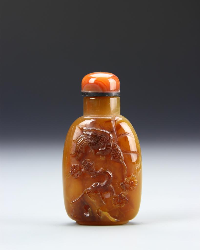 Chinese Agate Snuff Bottle (1 of 1)
