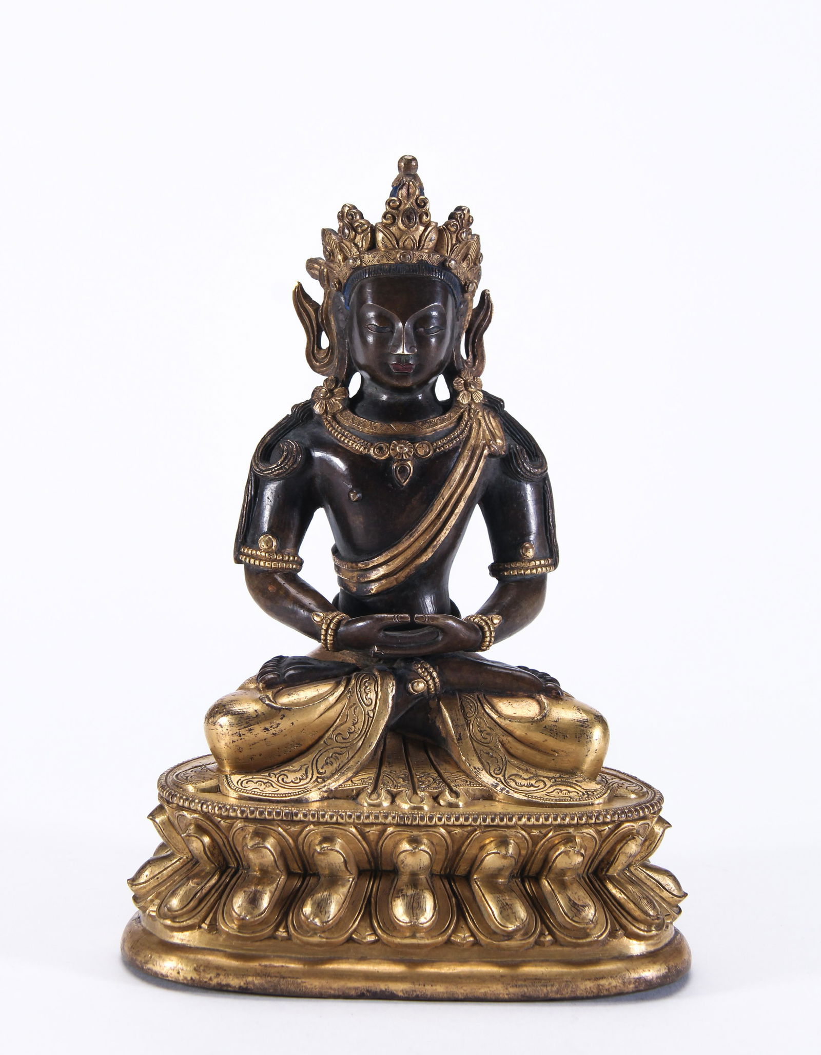 China, 19C.,A gilt bronze Buddha (1 of 12)