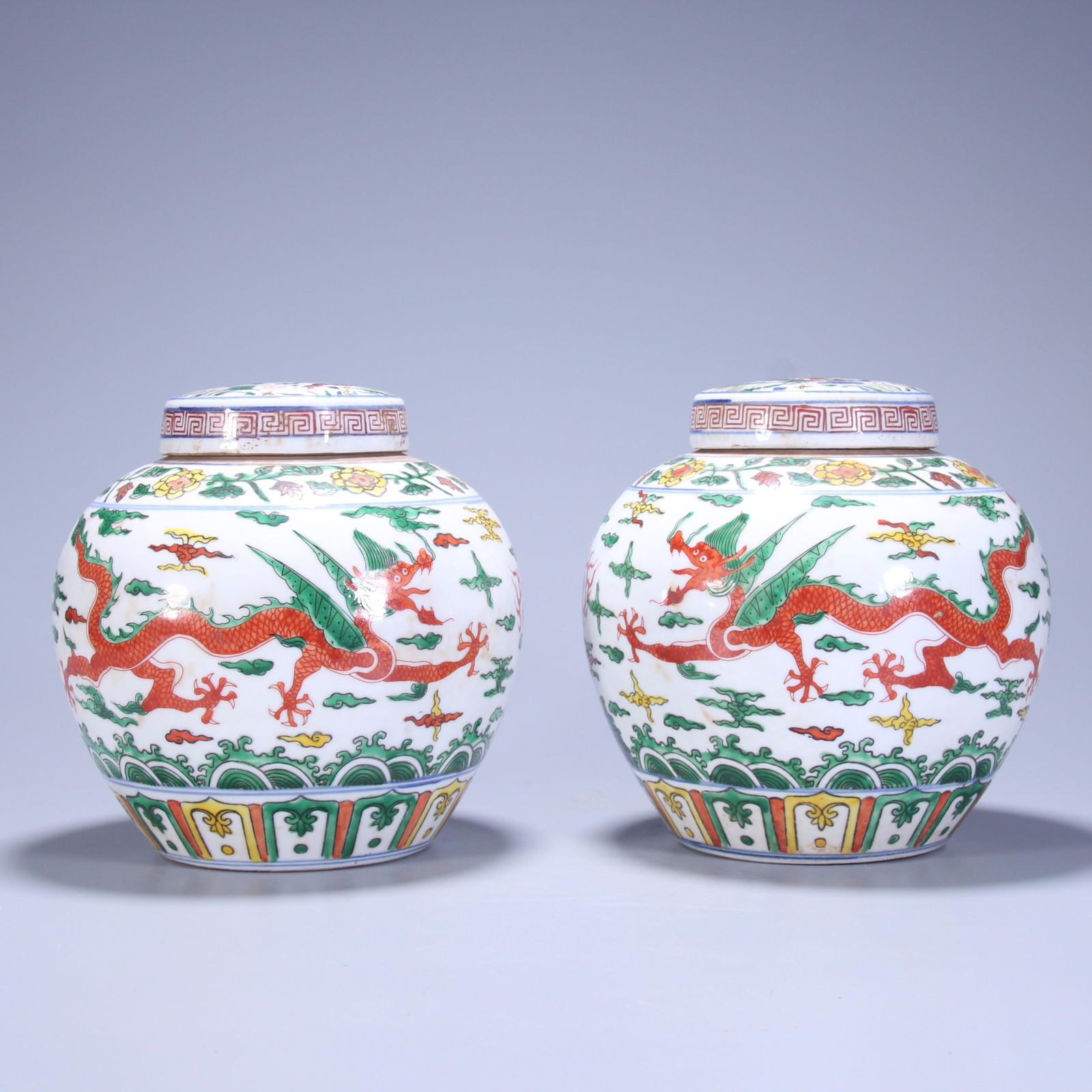 China, 19C., a pair of porcelain tea container. (1 of 9)