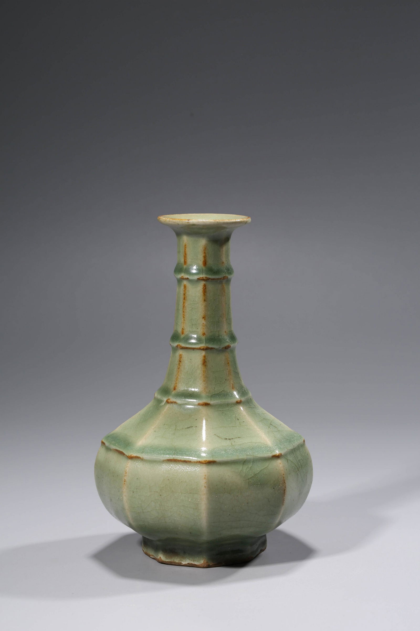 A CHINESE PORCELAIN    LONGQUAN OCTAGONAL VASE (1 of 7)