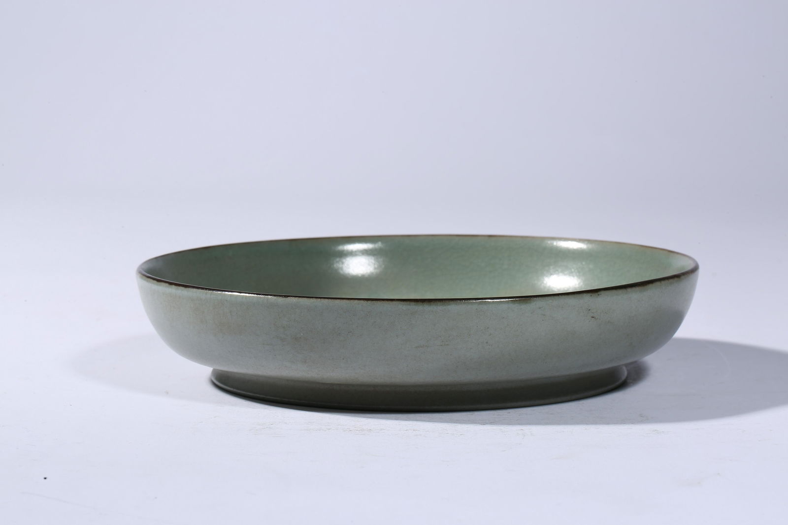 A CHINESE PORCELAIN RU-TYPE DISH (1 of 12)