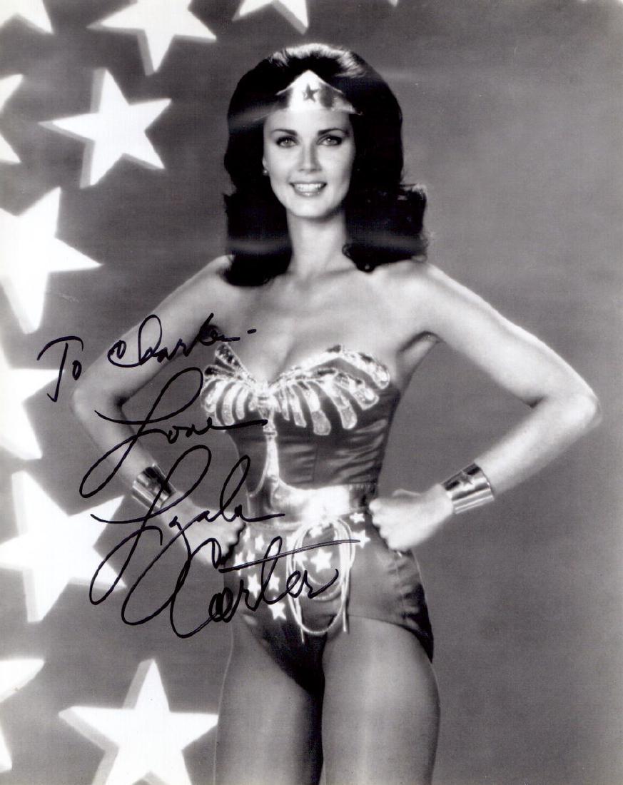 Wonder Woman LYNDA CARTER - Photo Signed (1 of 1)