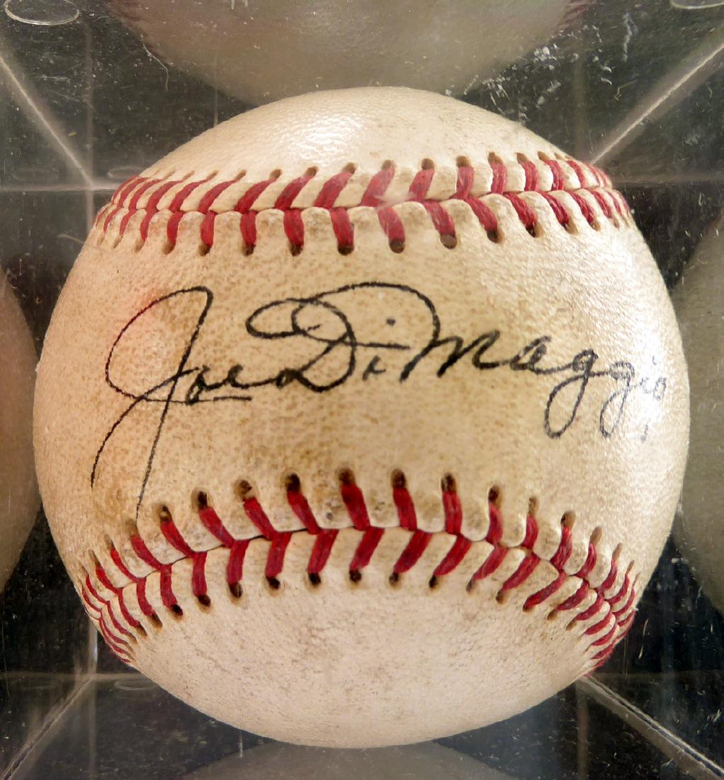 "Yankee Clipper" JOE DiMAGGIO - Baseball Signed (1 of 1)