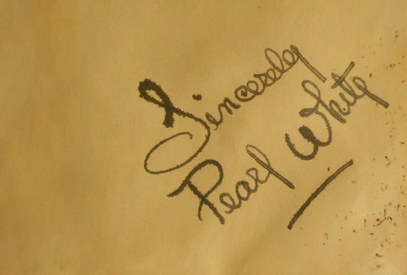 "Queen of Serials" Actress PEARL WHITE - Album Page Sig: Pearl White (1889-1938) Silent film actress. White began her career on the stage at the age of six, and later moved on to silent films appearing in a number of popular serials. Dubbed the "Queen of th