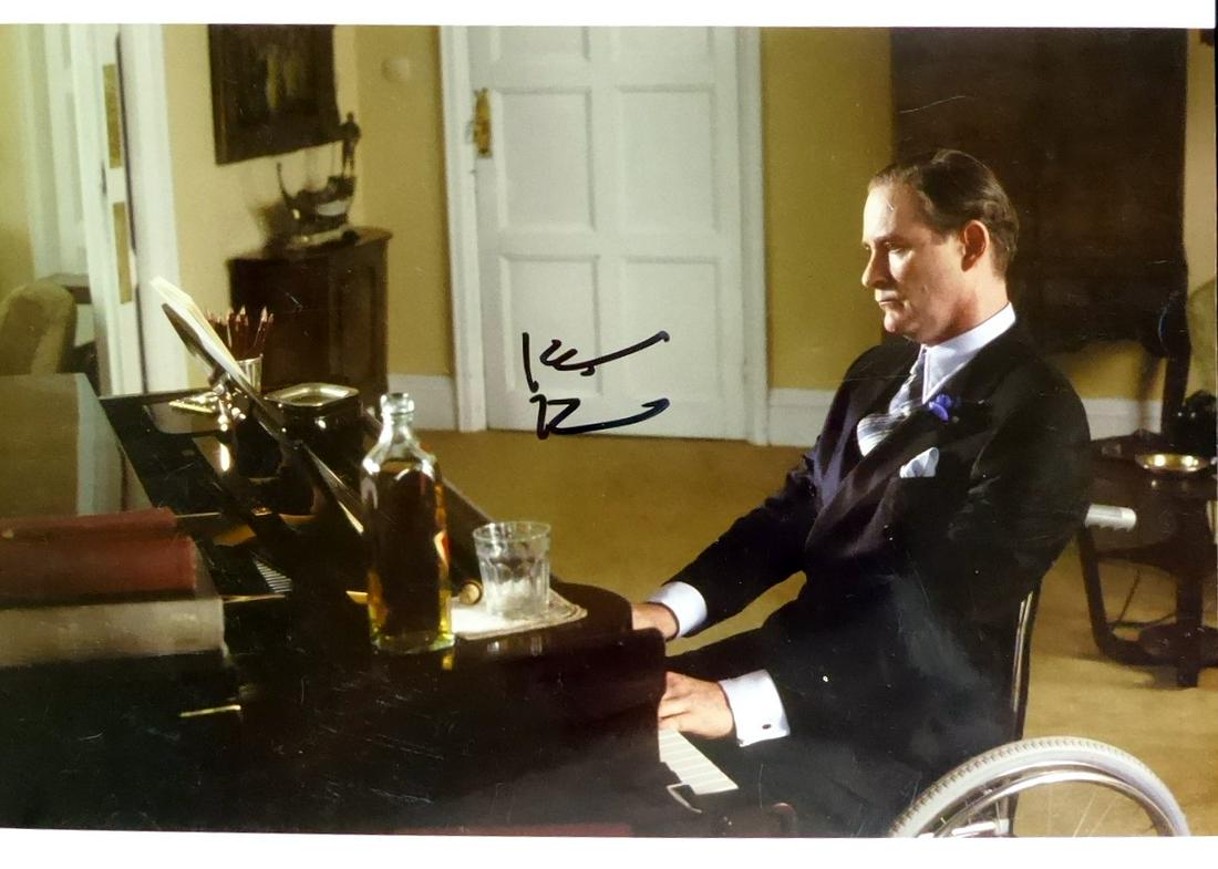 Actor KEVIN KLINE - Photo: Kevin Kline (1947- ) Actor, singer. Kline was known both for his low-key intensity in dramatic roles and as a master of physical comedy. 10” x 8” color movie still from his 2004 film, De-Lovely, s