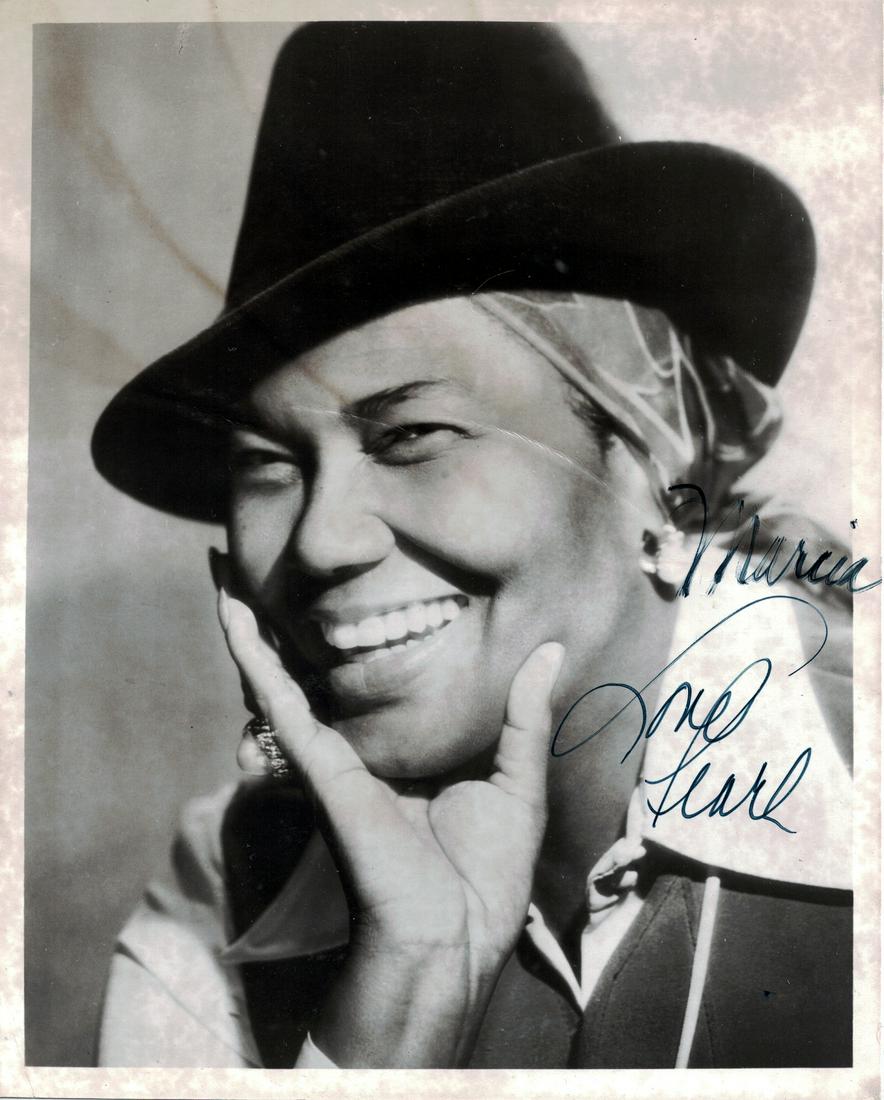 Singer PEARL BAILEY - Photo: Pearl Bailey (1918-1990) Singer, actress. Bailey is probably most remembered for her role as matchmaker "Dolly Gallagher Levi" in David Merrick's production of Hello Dolly! 8” x 10” black and whit