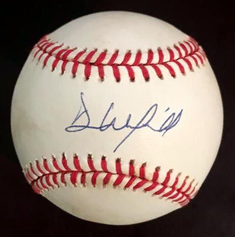 HOFer DAVE WINFIELD - Baseball: David Mark Winfield (born October 3, 1951) He was inducted into the Baseball HOF in 2001. Signed Bobby Brown baseball with COA from JSA. Case included. Good condition.