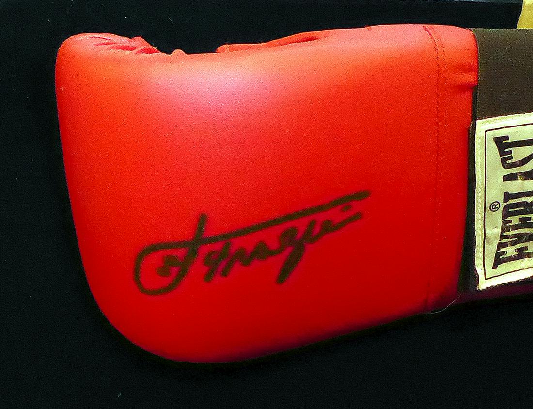 Hvy Wgt Champ JOE FRAZIER - Boxing Glove: Joe Frazier (1944-2011) Heavyweight Champion. Frazier was an Olympic gold medalist and undisputed World Heavyweight Champion. He is remembered for his three epic bouts with Muhammad Ali. Frazier won t