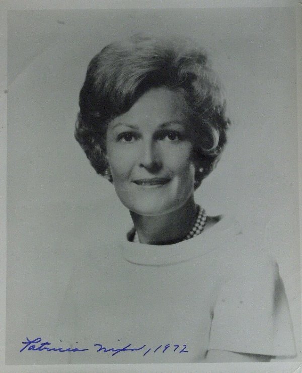 First Lady PAT NIXON - PHOTO SIGNED