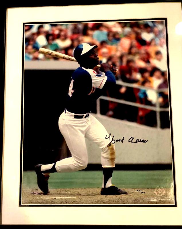 Baseball Star HANK AARON Signed and Framed Photo (1 of 1)