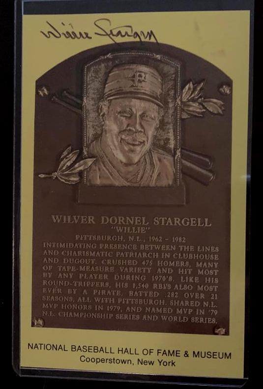 Pirate HOFer WILLIE STARGELL Signed Card (1 of 1)