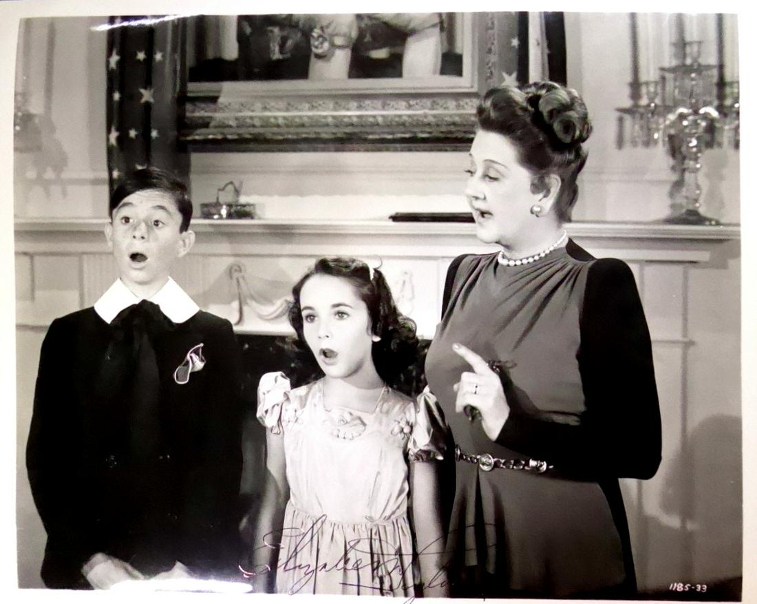 Actress ELIZABETH TAYLOR - 1942 Movieg Photo Signed (1 of 1)