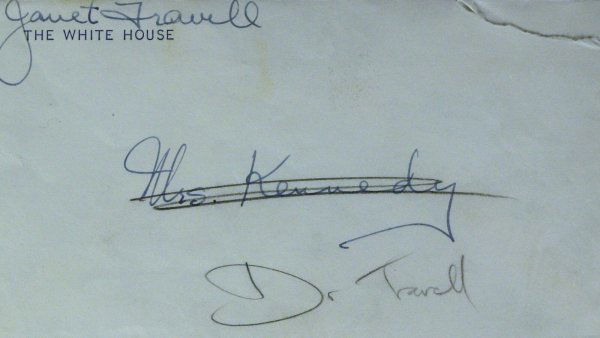 JACKIE KENNEDY - Autograph Note Signed Initials: Jacqueline Kennedy. 5" x 8" autograph note to Mrs. Kennedy from Janet Travell (1901-1997) personal physician to President John F. Kennedy, The White House, January 18, 1963 regarding the arrival of Dr