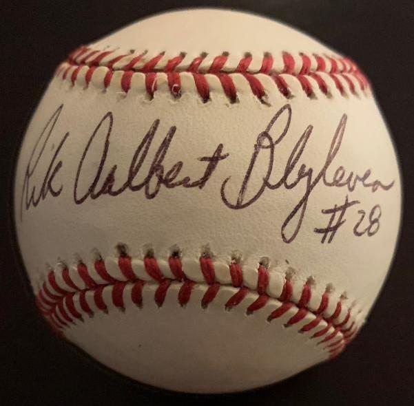 Blyleven,Bert Signed Baseball (1 of 2)