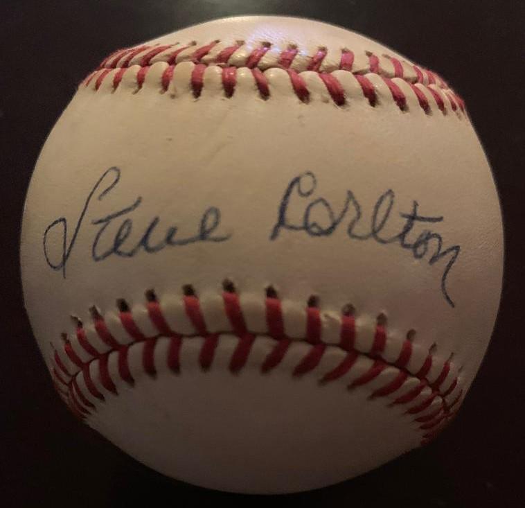 Carlton,Steve Signed Baseball (1 of 2)