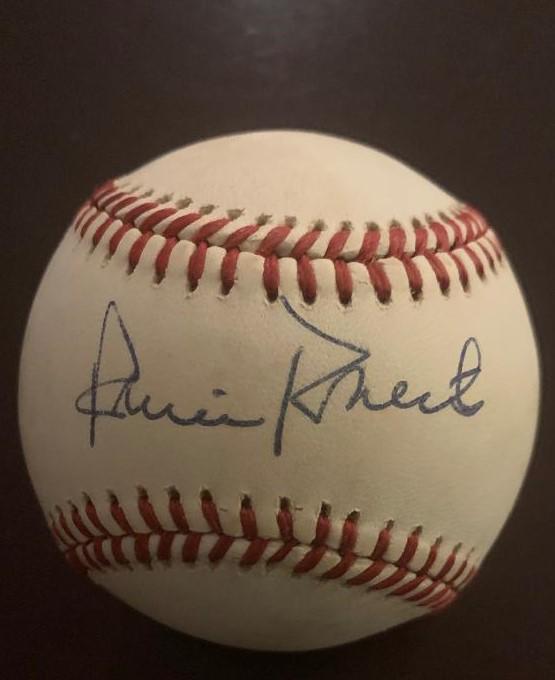 Roberts,Robin Signed Baseball (1 of 2)