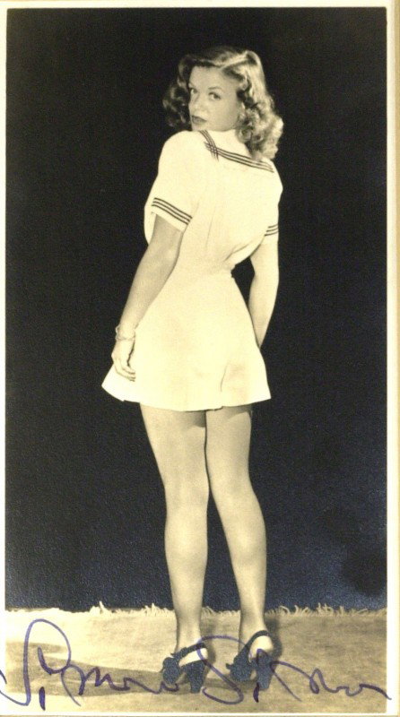 French Actress SIMONE SIGNORET - Photo Signed: Simone Signoret (1921-1985) French actress. Signoret was given the "star build-up" in the postwar years. One of the best of her unlucky-in-love characterizations was in Casque D'Or, for which she won 