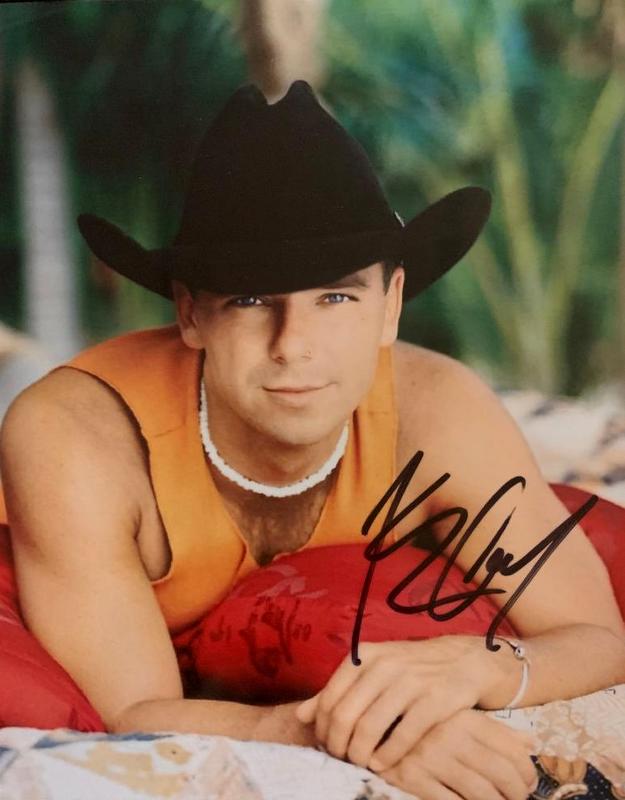 Chesney,Kenny Signed Photo (1 of 1)
