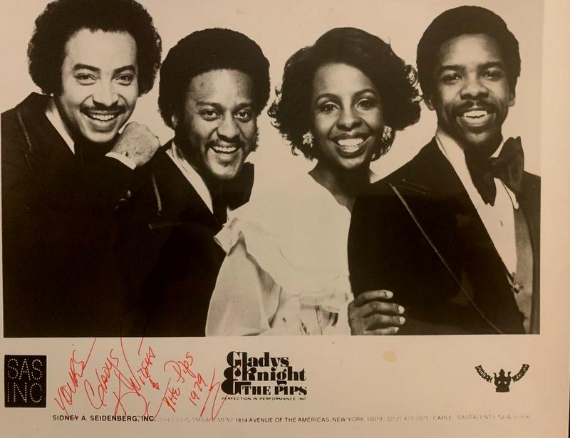 Knight, Gladys Signed Photo (1 of 1)