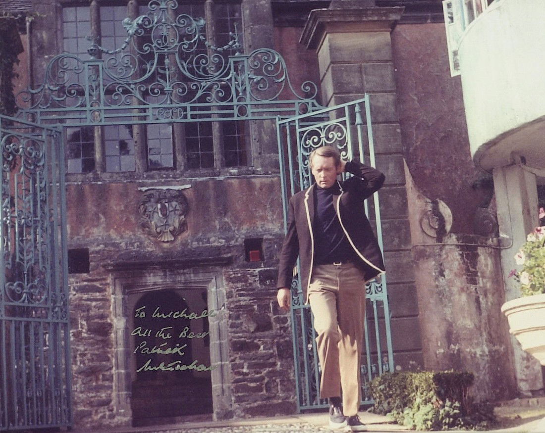 Actor PATRICK McGOOHAN - Color Photo Signed: Patrick McGoohan (1928-2009) Actor. McGoohan enjoyed an extensive stage and film career, most notably in the 1960s television series Danger Man (renamed Secret Agent ) and The Prisoner, which he co-cr