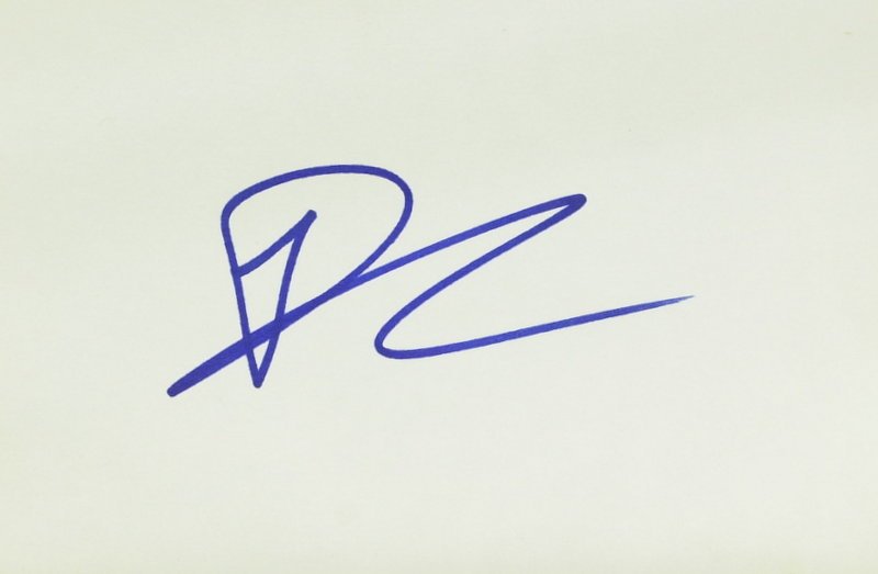 James Bond Actor DANIEL CRAIG - Card Signed: James Bond: Daniel Craig (1968- ) British actor. Craig acheived international fame when chosen as the sixth actor to play the role of Bond, replacing Pierce Brosnan. His debut in Casino Royale was hig