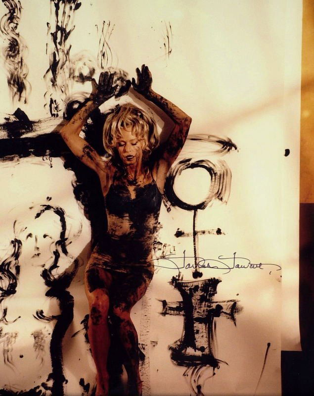 Charlie's Angel FARRAH FAWCETT - Photo Signed: Farrah Fawcett (1947-2009) Actress. Fawcett rose to international fame when she first appeared as private investigator Jill Munroe in the television series Charlie's Angels in 1976. 8” x 10” seduc