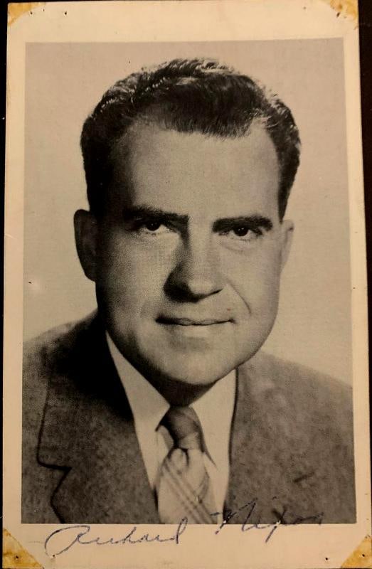 Nixon,Richard Signed Small Photo (1 of 1)