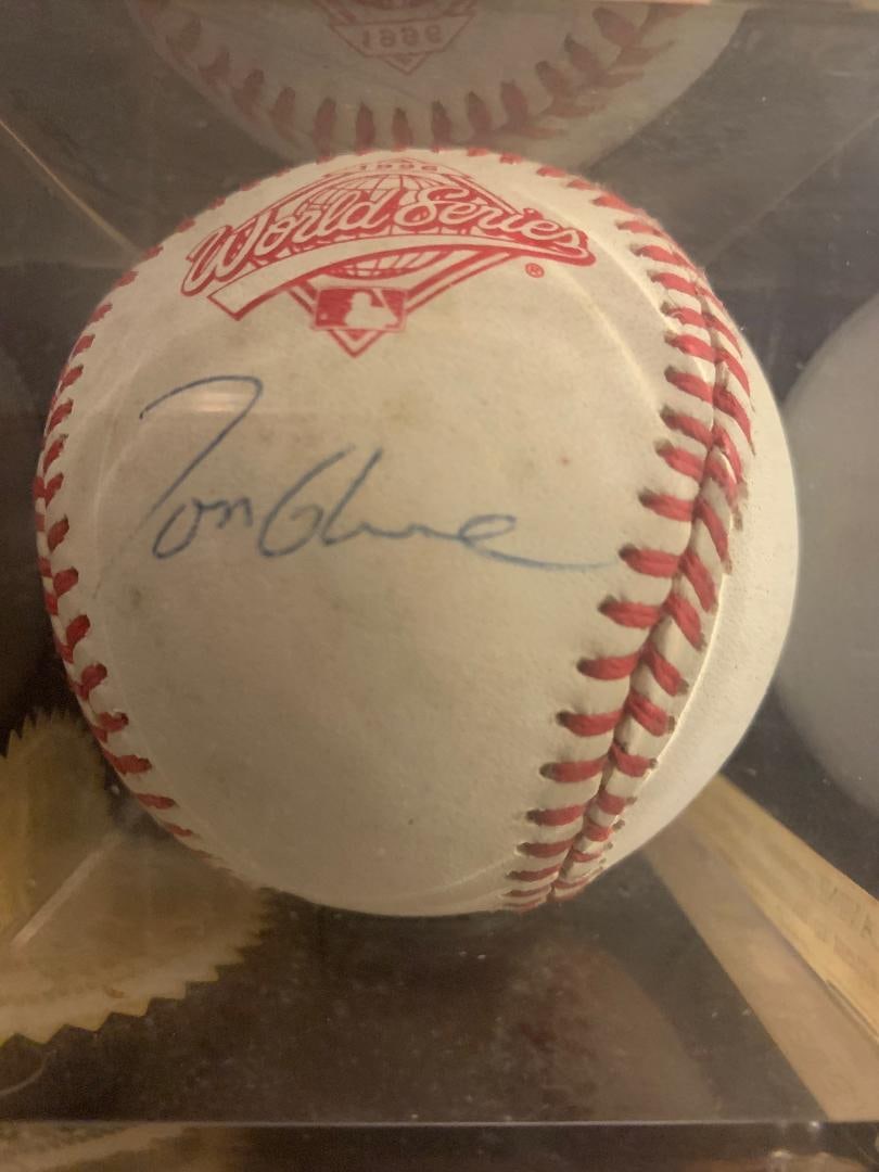Glavine,Tom Signed Baseball (1 of 2)