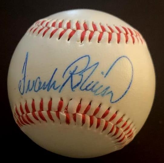 Robinson,Frank Signed Baseball (1 of 2)