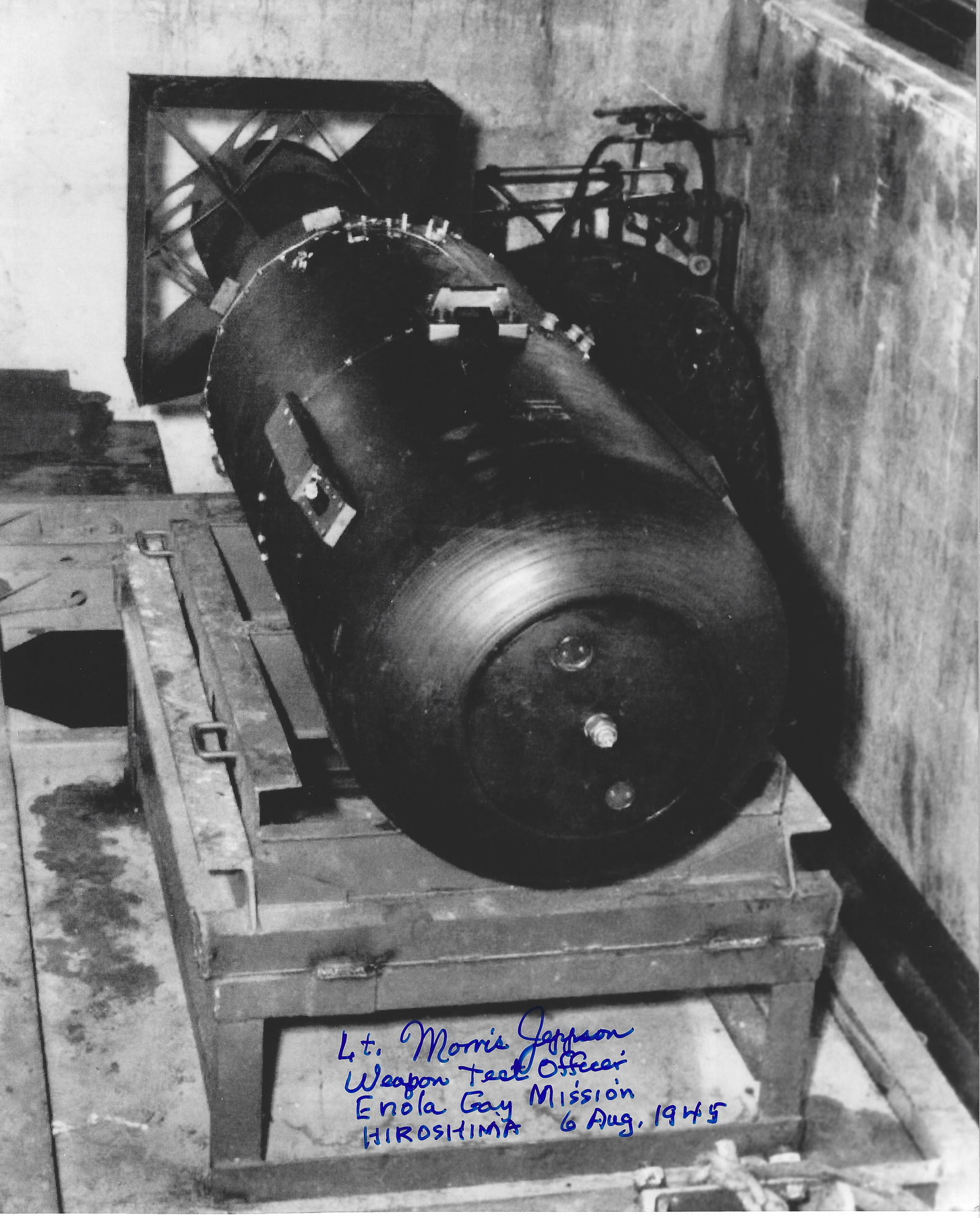 "Little Boy" Hiroshama Atomic Bomb Signed Photo (1 of 1)